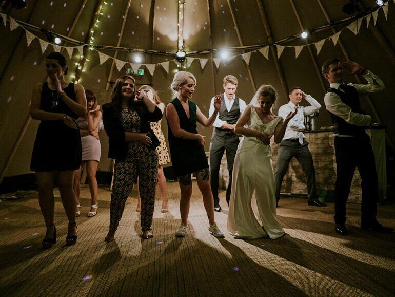 Qué música poner en cada momento de tu boda: cóctel, banquete y fiesta