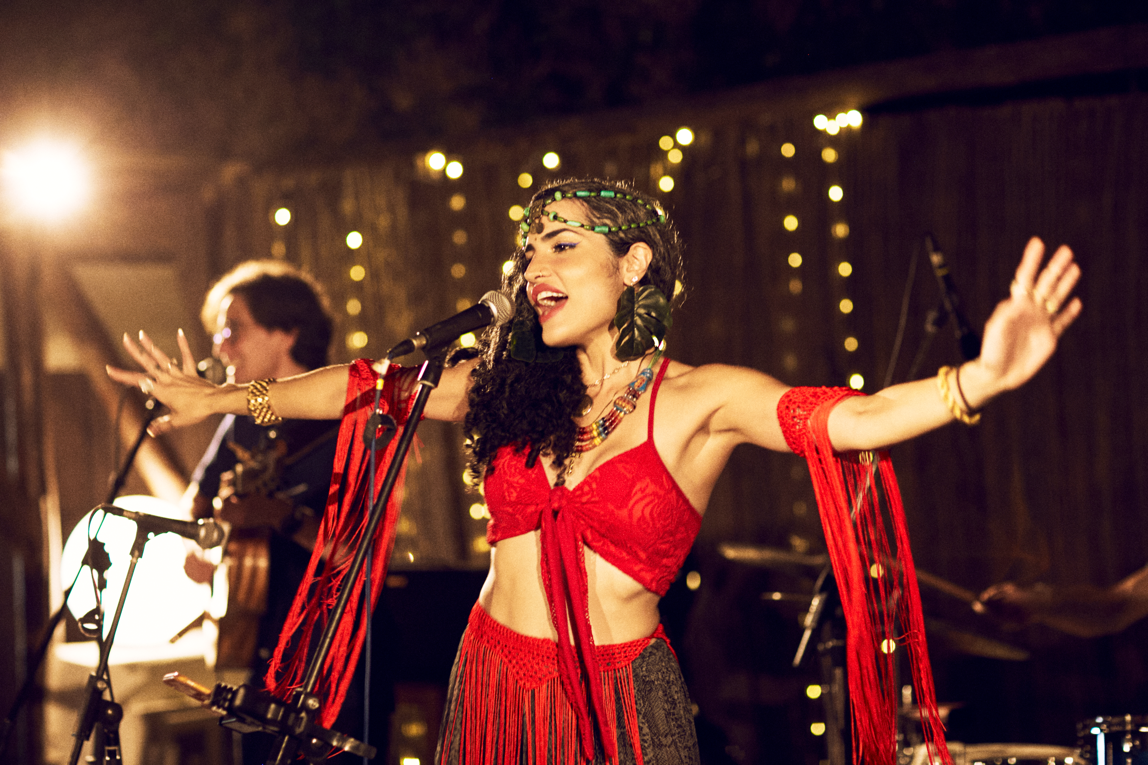 Contratar a Tula Tânia para bodas y eventos - Supermúsica